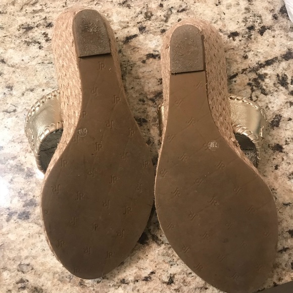 **LIKE NEW** Jack Rogers Wedges size 7 in platinum